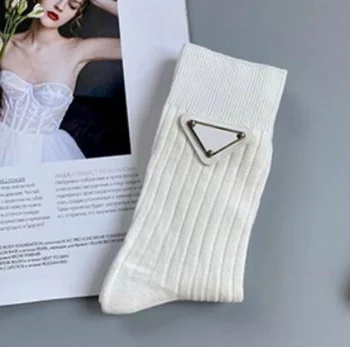 Novi Dizajn, Čvrsta Ženske Čarape, Modni Jednostavne Trokutasti Univerzalne čarape s Natpisom, Čarape srednje Dužine, Pamučne Čarape