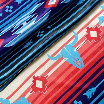 Proizvođači opskrbljuju svilene šalove u zapadnoj boja skladu s джинсовым stilom s uzorkom, ispisnog nacionalni retro-šal površine 90 kvadratnih metara